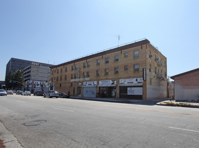 160-166 W Pico Blvd in Los Angeles, CA - Building Photo - Building Photo