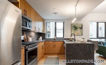 83 Gardner St in Boston, MA - Building Photo - Building Photo