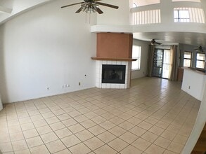 4625 Loma De Indios Ln in El Paso, TX - Building Photo - Building Photo