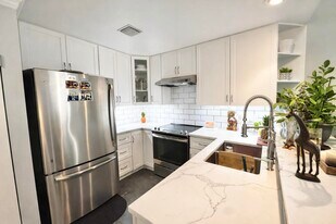 7174 Sportsman Dr in North Lauderdale, FL - Building Photo