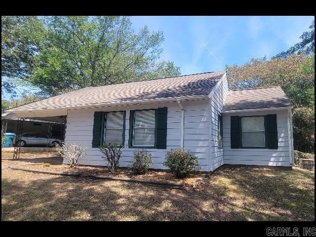 property at 1705 Lilac Cir