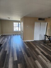 9 Hampton Gate Dr, Unit AptB in Sicklerville, NJ - Foto de edificio - Building Photo