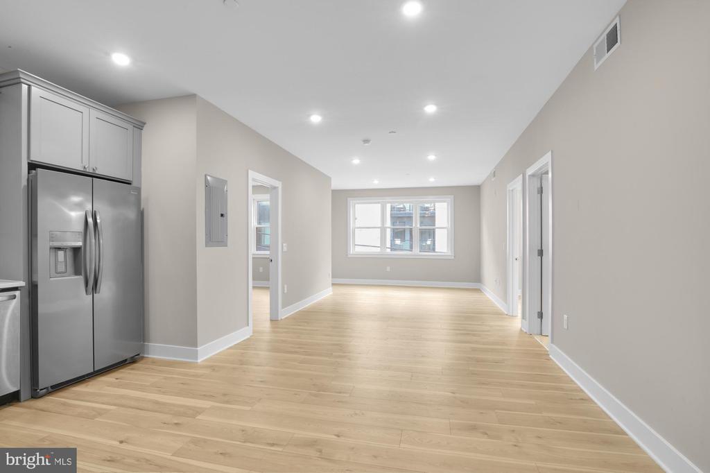 2621 W Jefferson St in Philadelphia, PA - Building Photo