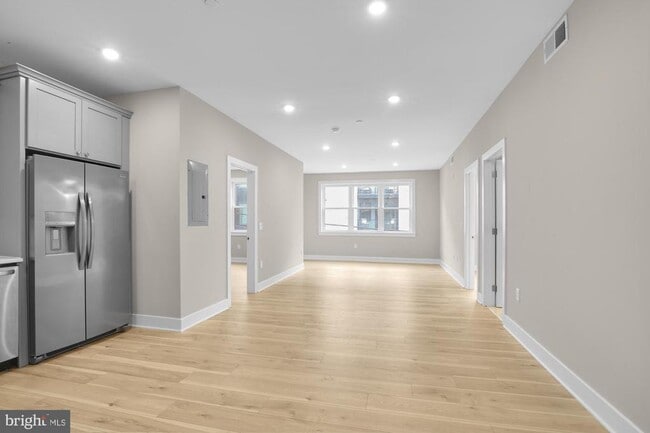 property at 2621 W Jefferson St