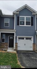 71 Peregrine Way in Burlington, NJ - Building Photo - Building Photo