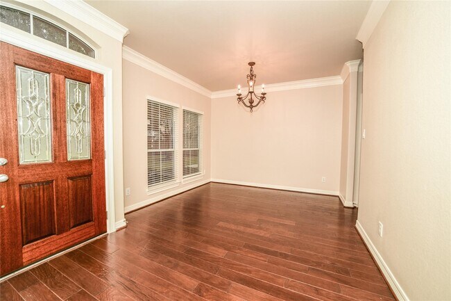 property at 3514 Clearview Cir