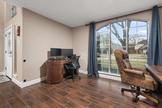 property at 1917 Endeavor Ct