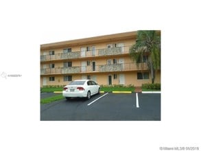 5950 Del Lago Cir-Unit -112 in Sunrise, FL - Building Photo - Building Photo