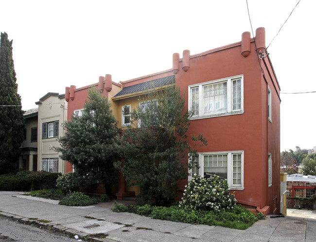 746 Rand Ave in Oakland, CA - Building Photo - Building Photo