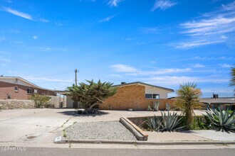 4317 Larchmont Dr in El Paso, TX - Building Photo - Building Photo