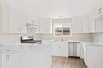 8401 Dube Ct in Santee, CA - Building Photo - Building Photo