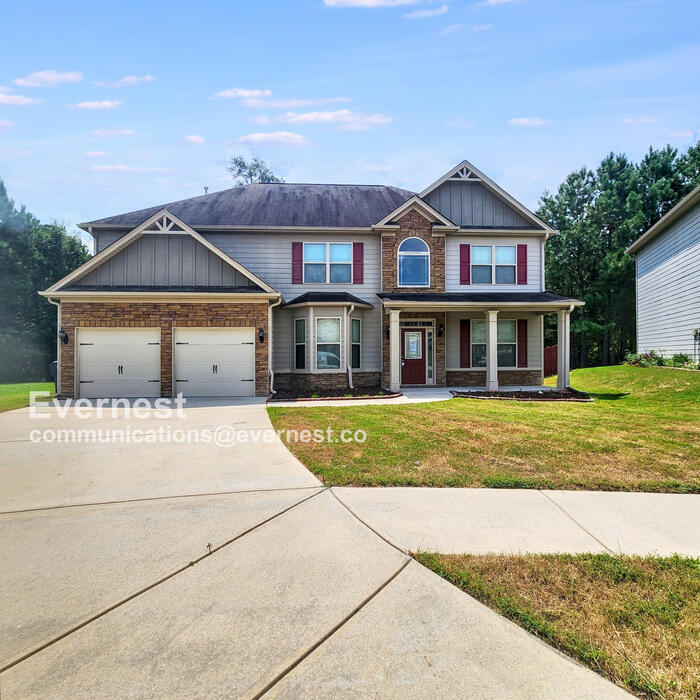 350 Adverstone Ct in Fayetteville, GA - Foto de edificio