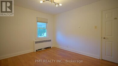 103 Yardley Ave in Toronto, ON - Building Photo - Building Photo