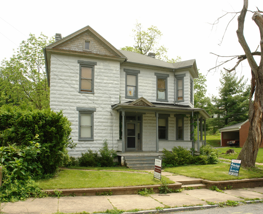 317 N Market St in Staunton, VA - Building Photo