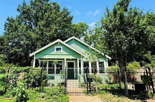 property at 201 Walton St
