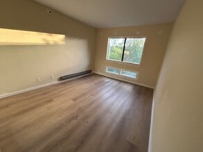 977 El Camino Real, Unit 303 in Burlingame, CA - Building Photo - Building Photo