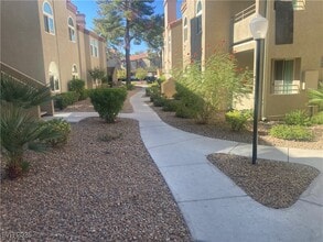 3145 E Flamingo Rd in Las Vegas, NV - Building Photo - Building Photo