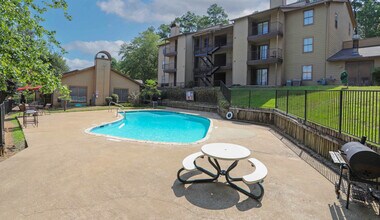 Woodland Trails Apartments in Nacogdoches, TX - Building Photo - Building Photo