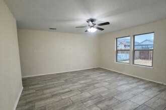 5822 Doctorado Dr in Laredo, TX - Building Photo - Building Photo