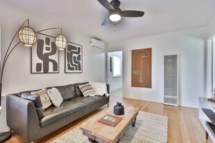 4788 W Mountain View Dr in San Diego, CA - Building Photo