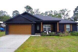 6841 Nelson St in Navarre, FL - Building Photo