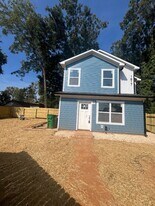 1817 Newcastle St in Charlotte, NC - Building Photo