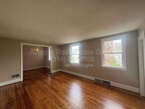 240 W Essex Ave in Kirkwood, MO - Building Photo - Building Photo