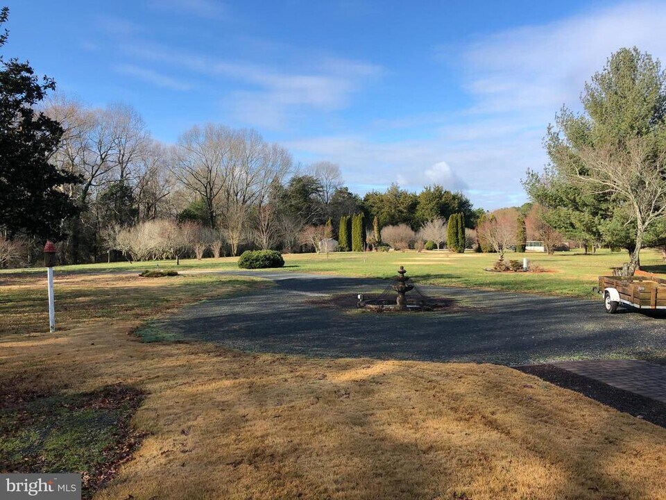 18024 Holly Dr in Saint Inigoes, MD - Building Photo
