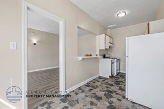 418 Normandie Ave in Los Angeles, CA - Foto de edificio - Building Photo