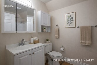 151 N Hoover St, Unit 12 in Los Angeles, CA - Foto de edificio - Building Photo