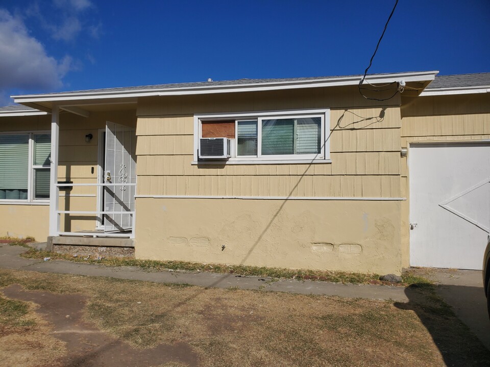 646-674 Chamberlain Ave in El Cajon, CA - Building Photo