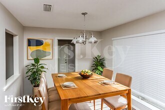 1137 Meadow Creek Ct in Lancaster, TX - Building Photo - Building Photo