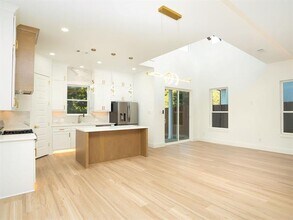 5849 Millar Dr in Dallas, TX - Building Photo - Building Photo