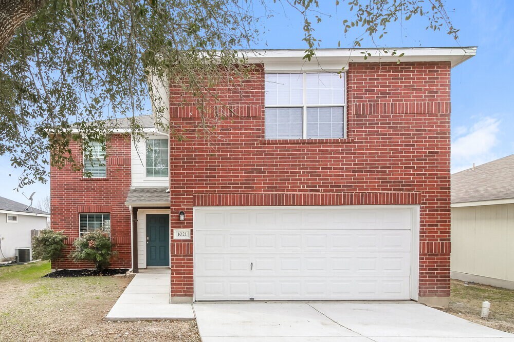 1021 Shadow Creek Blvd in Buda, TX - Building Photo
