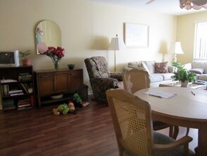4975 Washington St, Unit 109 in Boston, MA - Building Photo - Building Photo