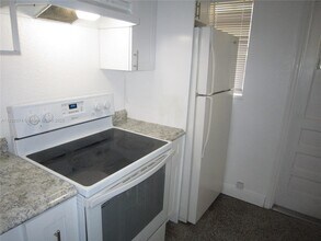 2039 Taylor St in Hollywood, FL - Building Photo - Building Photo