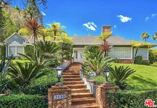 3690 Crownridge Dr in Los Angeles, CA - Building Photo - Building Photo