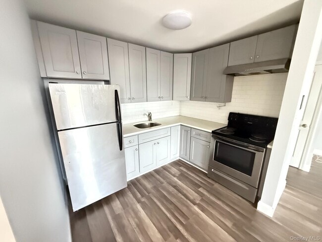 property at 1219 2nd Ave