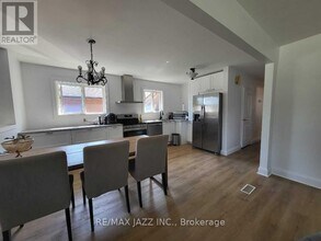 382 Elmridge St in Oshawa, ON - Building Photo - Building Photo