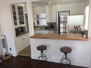 104 N Guadalupe Ave in Redondo Beach, CA - Building Photo - Building Photo