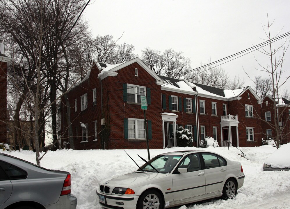 2216 40th Pl NW in Washington, DC - Building Photo