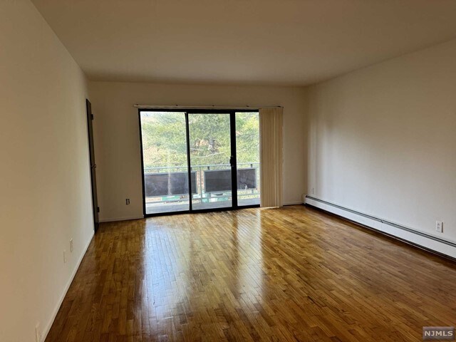 244 Collignon Way, Unit 2B in River Vale, NJ - Building Photo