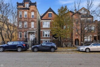 1236 N Cleaver St, Unit #3 in Chicago, IL - Building Photo - Building Photo