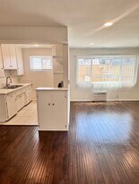 1130 N Laurel Ave in West Hollywood, CA - Building Photo