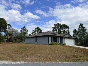 341 Titan Rd SE in Palm Bay, FL - Building Photo - Building Photo