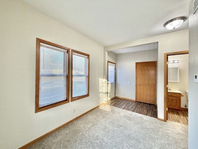 17 Elliott St in Janesville, WI - Building Photo - Building Photo