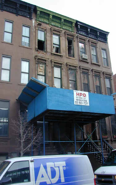 6 W 130th St in New York, NY - Building Photo