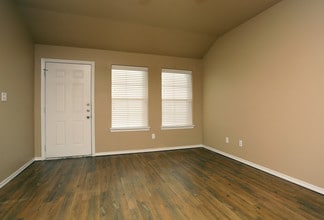 Marshall Ridge in Texarkana, TX - Building Photo - Interior Photo