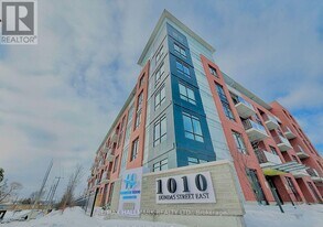 1010 Dundas St E in Whitby, ON - Building Photo