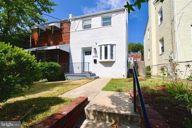 4356 D St SE in Washington, DC - Building Photo - Building Photo